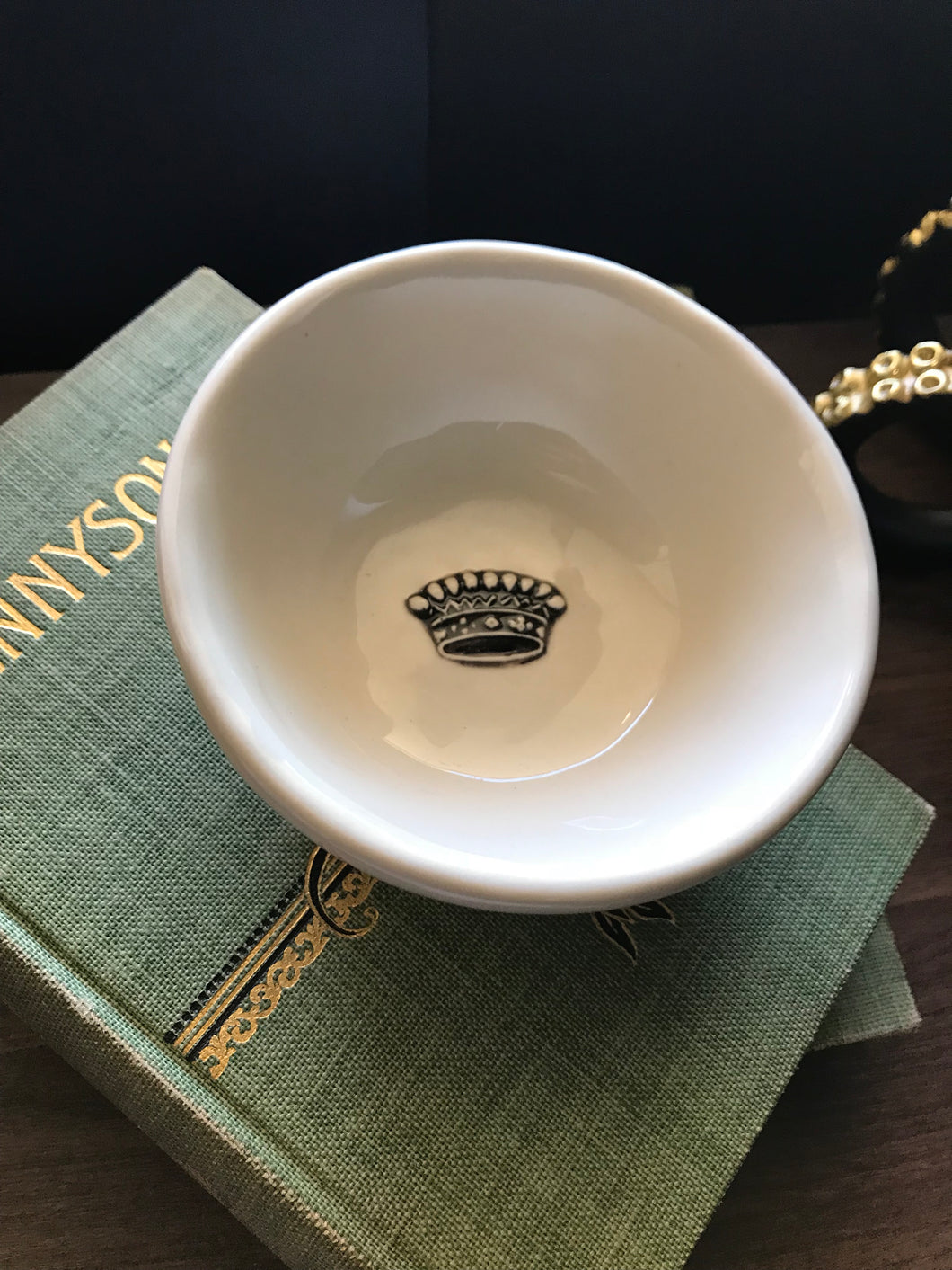 Rae Dunn Crown Bowl, single piece